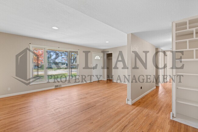 Building Photo - 1925 S Elizabeth