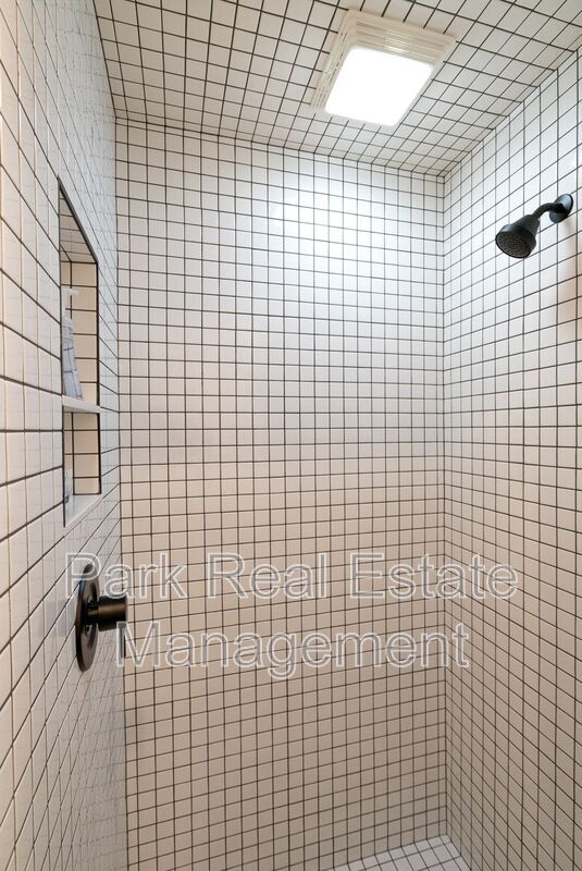 Building Photo - 901 E Edenton St