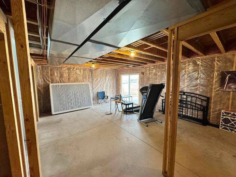Building Photo - 1208 Kenai Dr