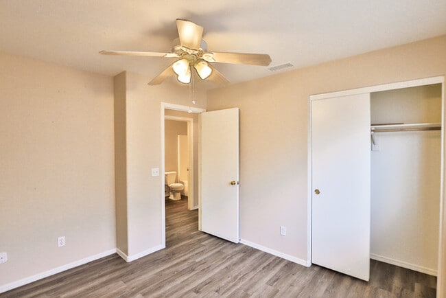 Building Photo - 14919 N 149th Dr