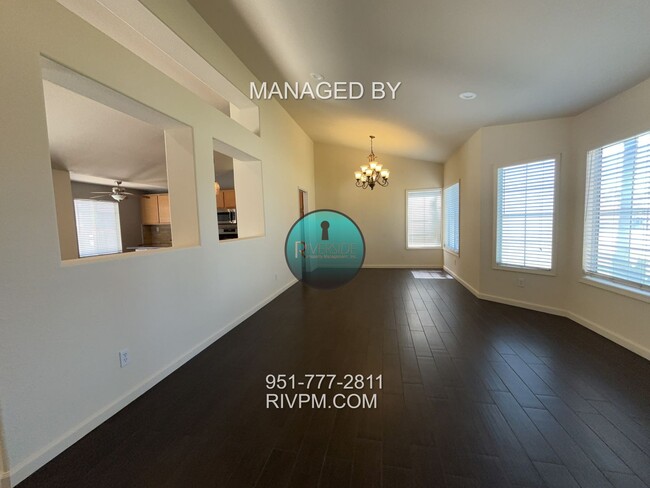 Building Photo - DREAM RENTAL POOL HOME IN RIALTO!!