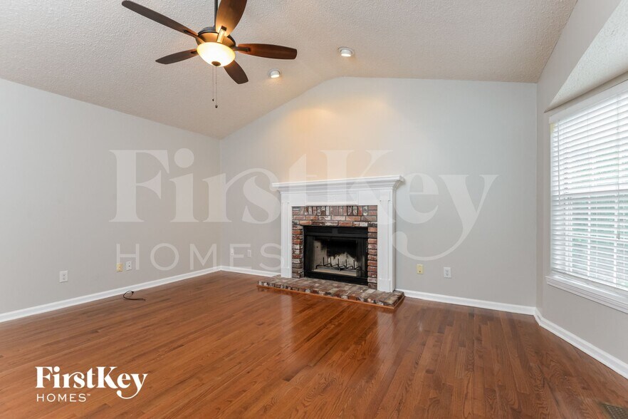 Building Photo - 682 Brandy Dr