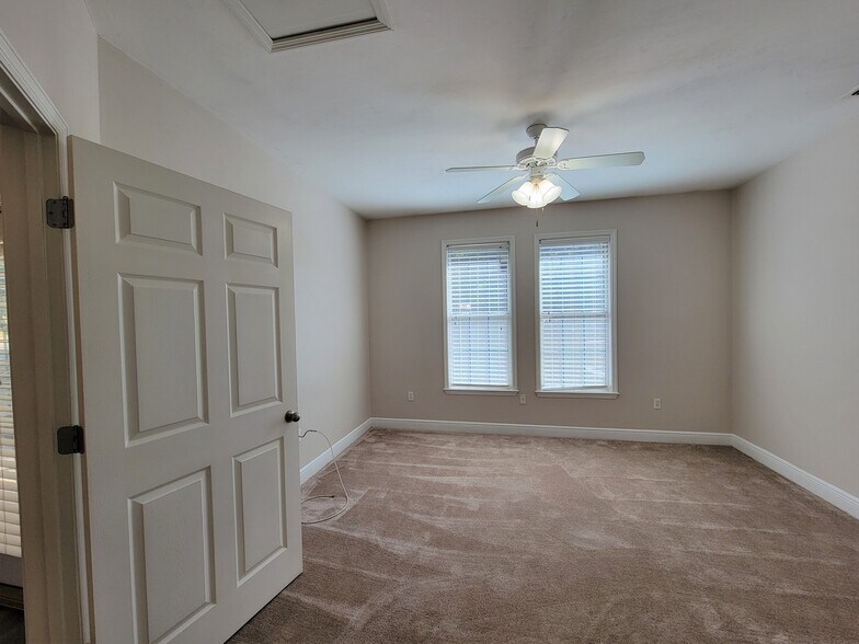 Building Photo - 1575 Paul Russell Rd