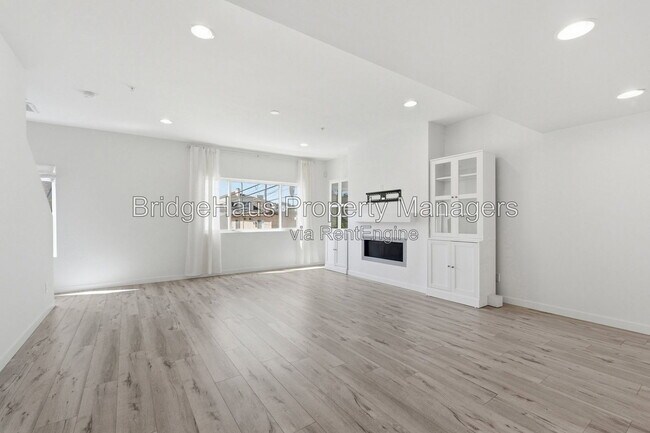 Building Photo - 3740 Third Avenue
