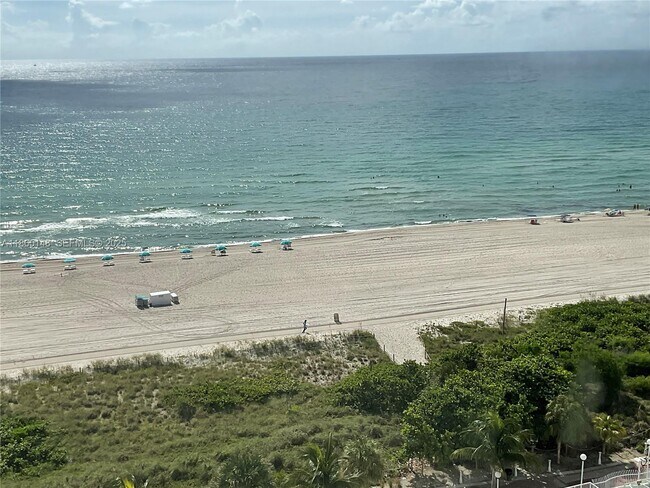 Building Photo - 5701 Collins Ave