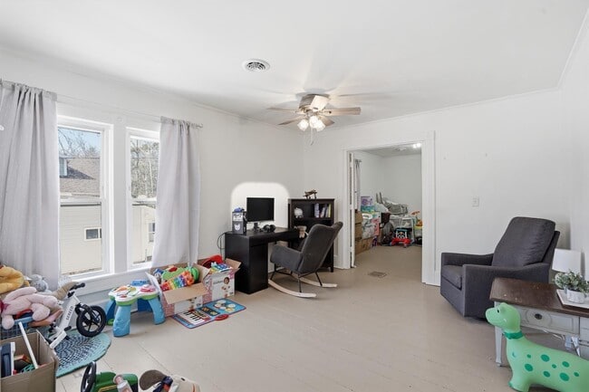 Building Photo - 626 E High St