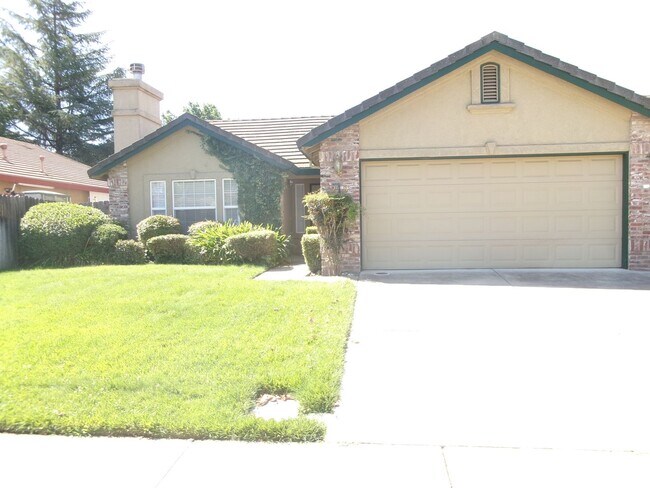Building Photo - 218 Idlewild Dr