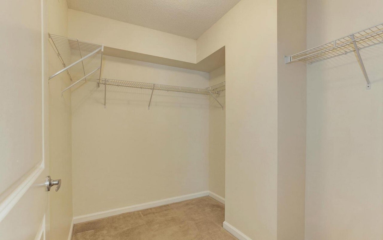 Building Photo - 7923 Eastern Ave