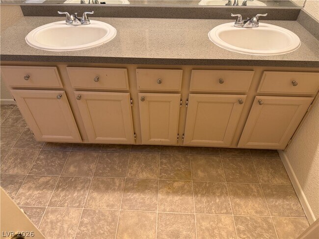 Building Photo - 720 Sea Pines Ln