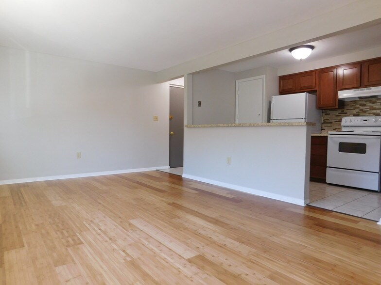 Logan Station Living Room - Apartments at Logan Station
