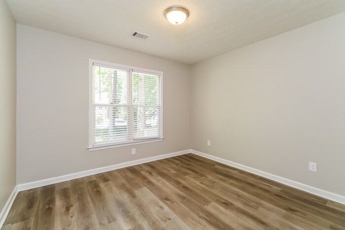 Building Photo - 25 Fairhaven Ct