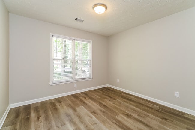 Building Photo - 25 Fairhaven Ct