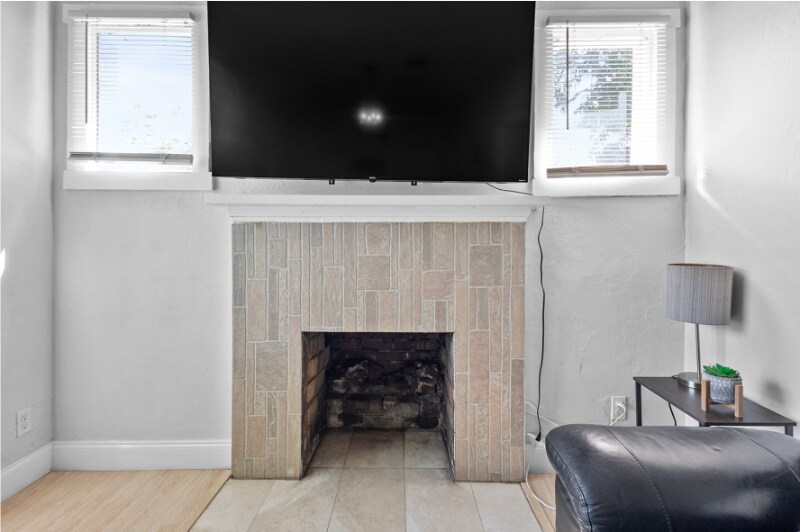 Building Photo - 3421 Pinewood Ave