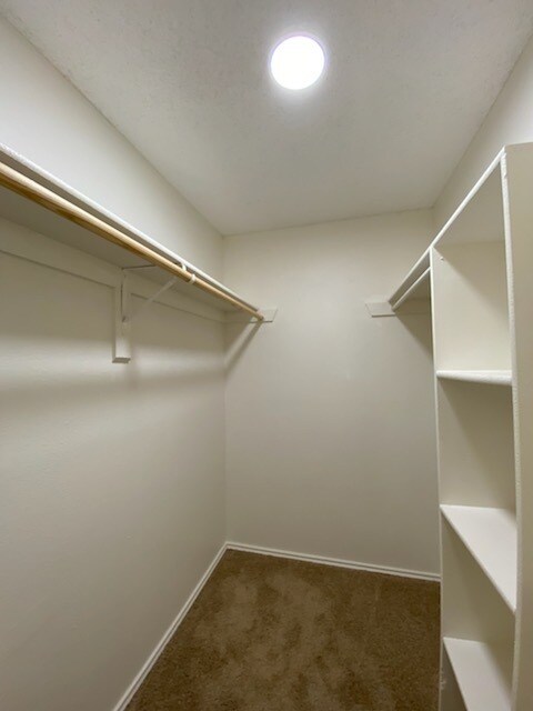 Building Photo - 2 story 1 bed 1.5 bath towhome