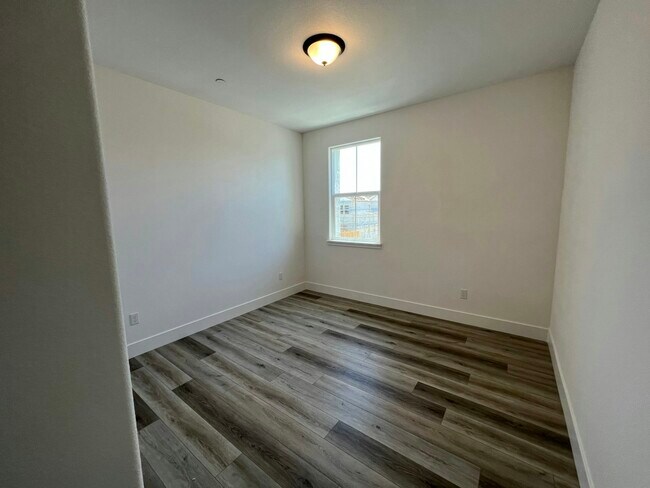 Building Photo - 3512 Jeffrey Pne Ln