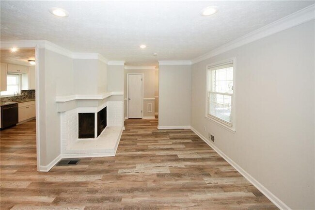 Building Photo - 1616 W Kellogg Cir