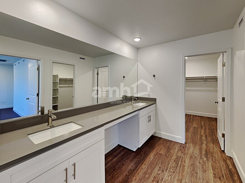 Building Photo - 9149 Crocker Pt Ct