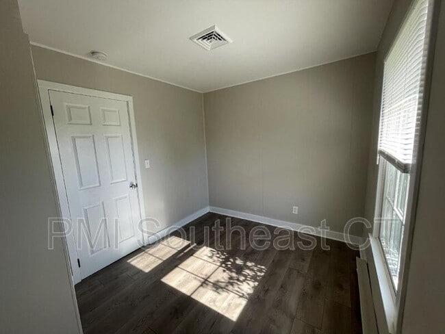 Building Photo - 22 Luce Ave