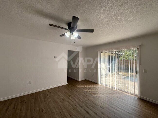Building Photo - 4322 Las Cruces St