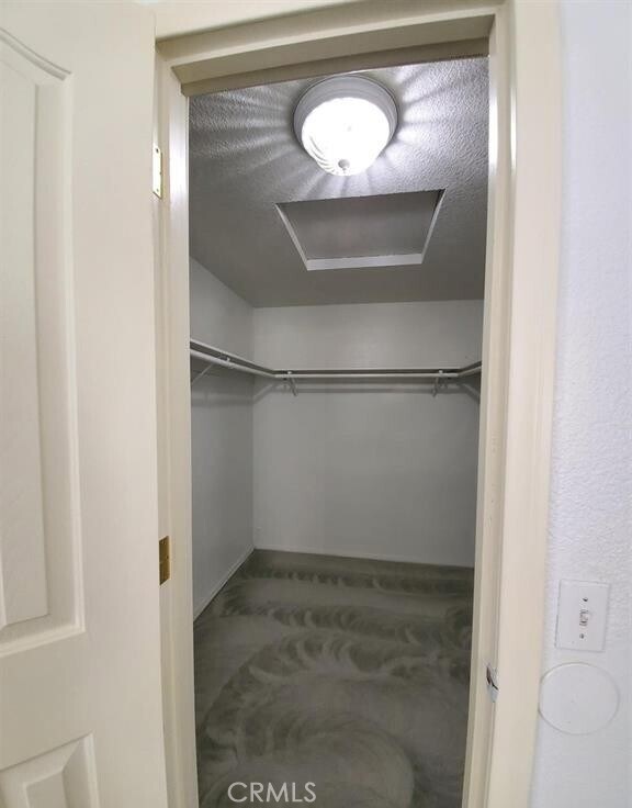 Building Photo - 27805 Hummingbird Ln