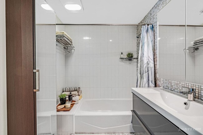 Building Photo - 68 Harriet St