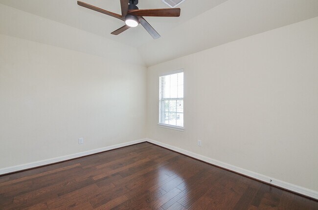 Building Photo - 9971 Boulder Bend Ln