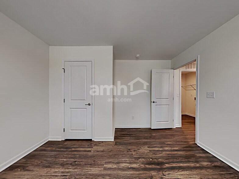 Building Photo - 5026 Twin River Dr