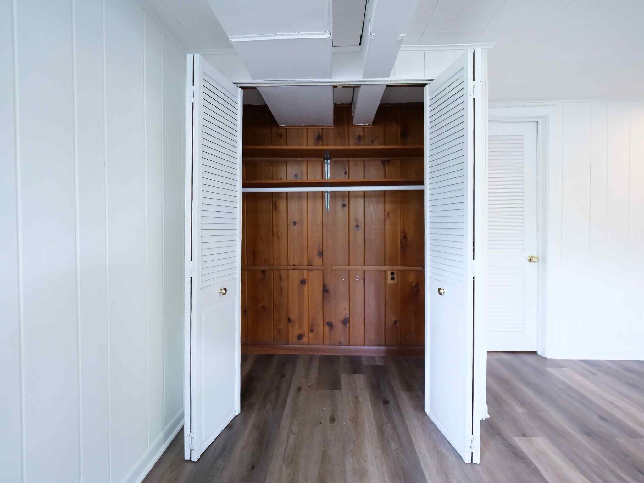 Cedar closet - 10107 Lawrence Ct