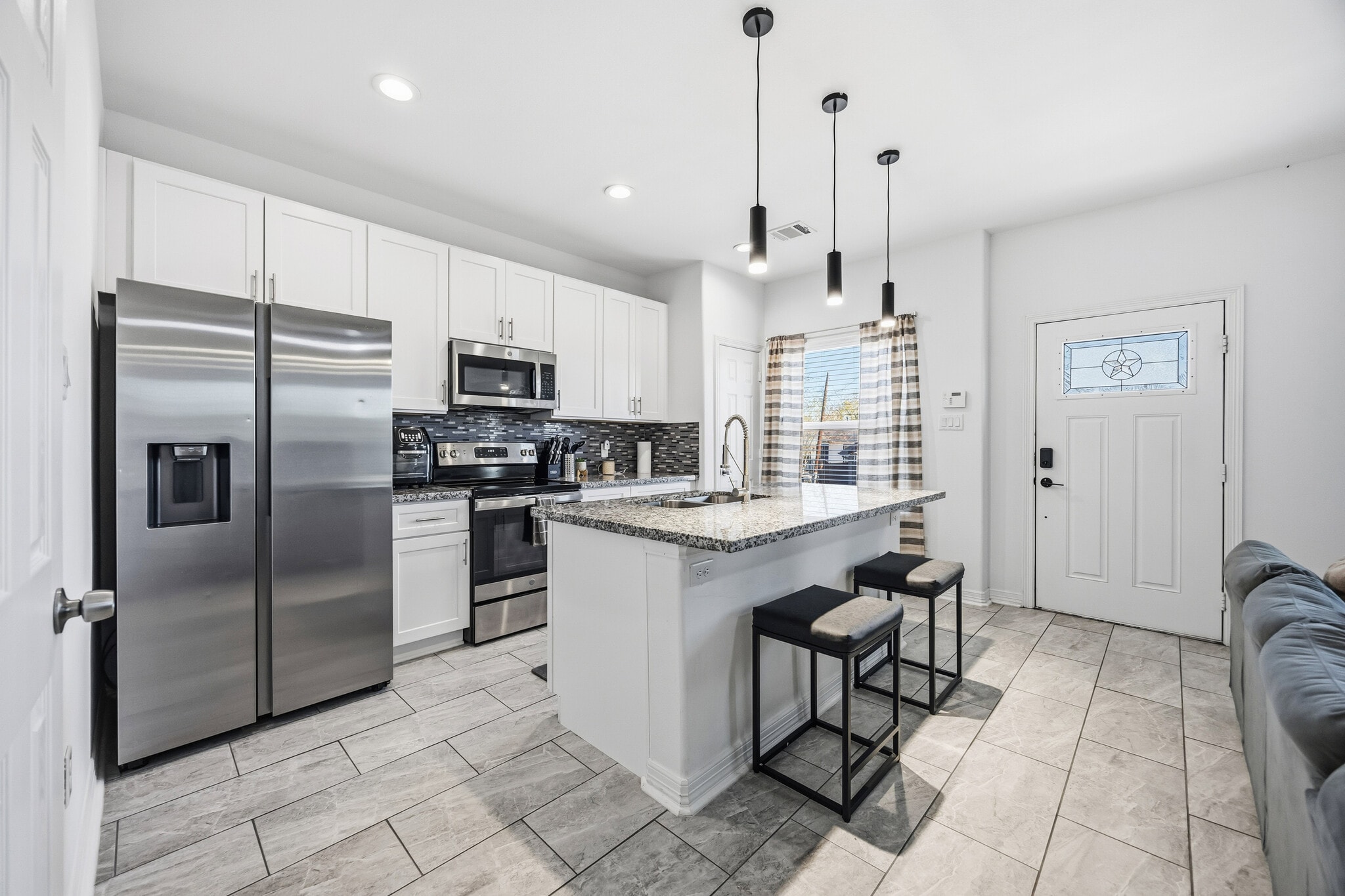 Building Photo - 3825 Easy St