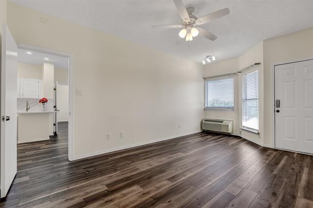 Building Photo - 2164 Tanglewood Blvd