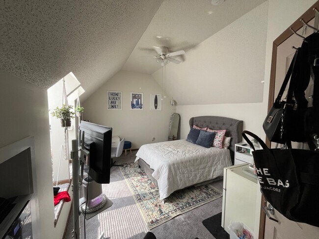 Loft Bedroom - 627 Iowa Ave