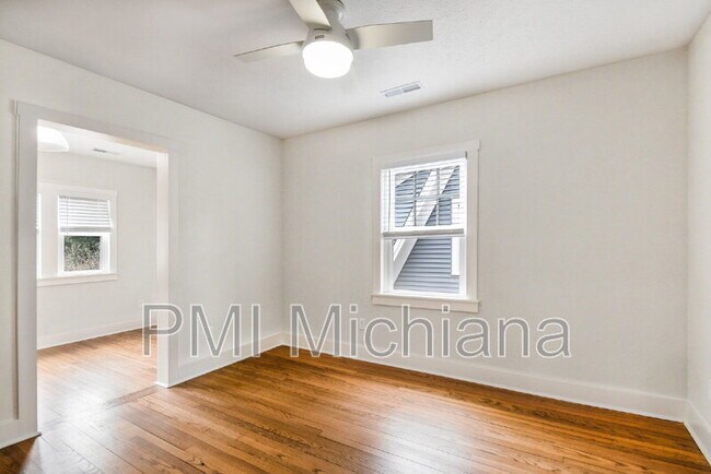 Building Photo - 314 E Angela Blvd