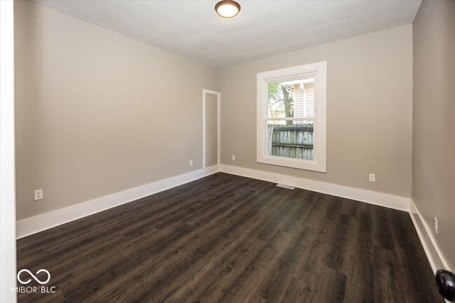 Building Photo - 343 S Walcott St