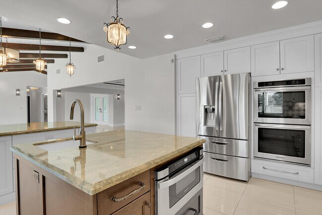 Building Photo - 8631 Steeplechase Dr