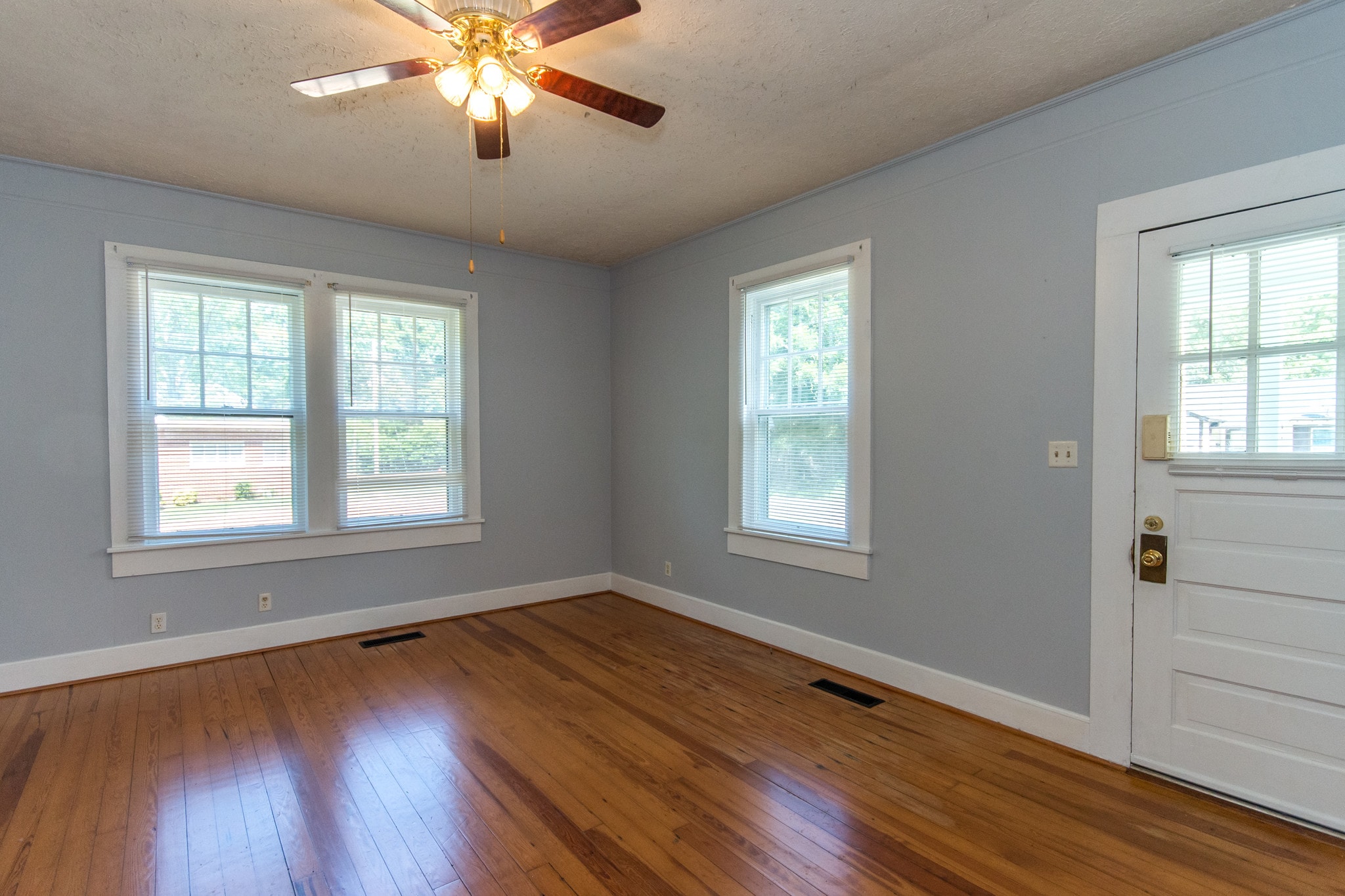 Living room - 36 Forrest St