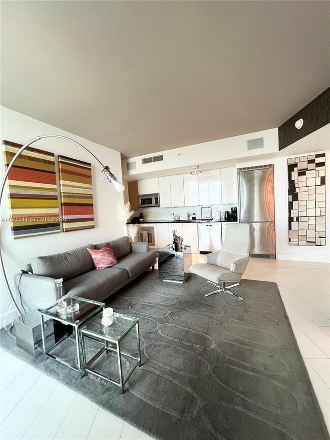 Building Photo - 92 SW 3rd St