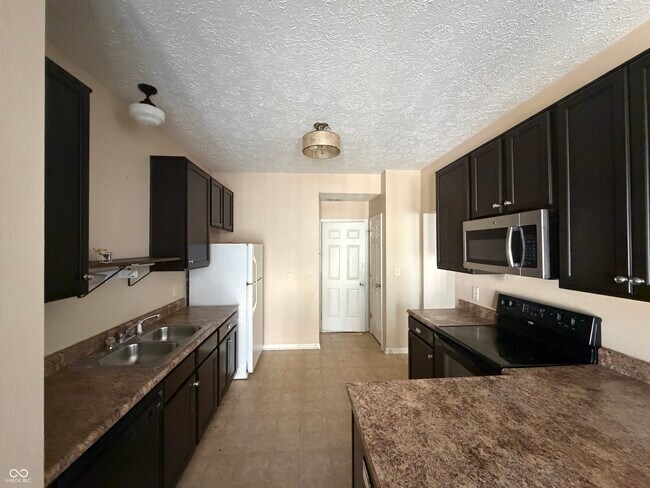 Building Photo - 2424 Boyer Ln