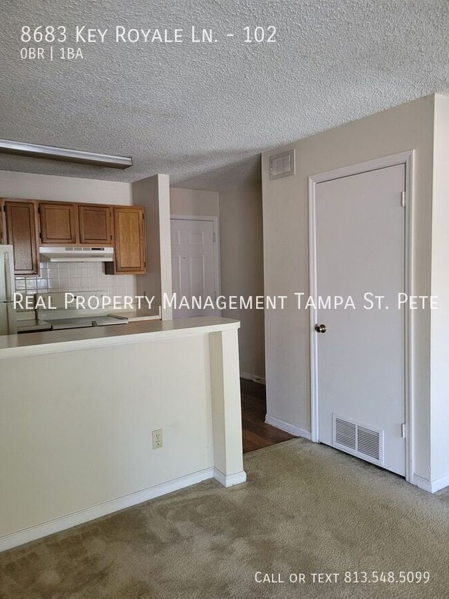 Building Photo - 8683 Key Royale Ln