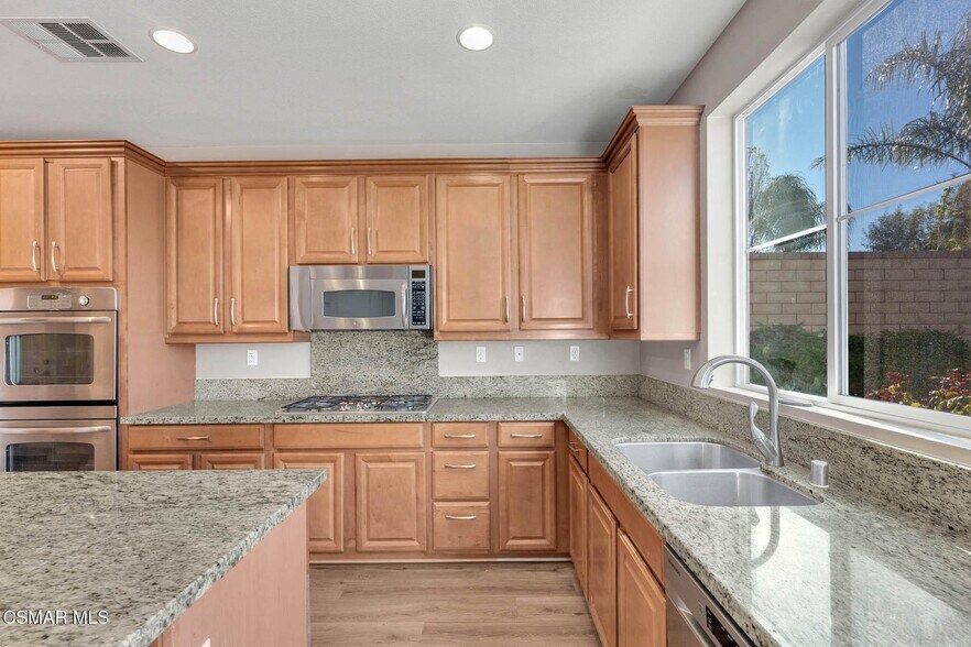 Building Photo - 22632 Dragonfly Ct