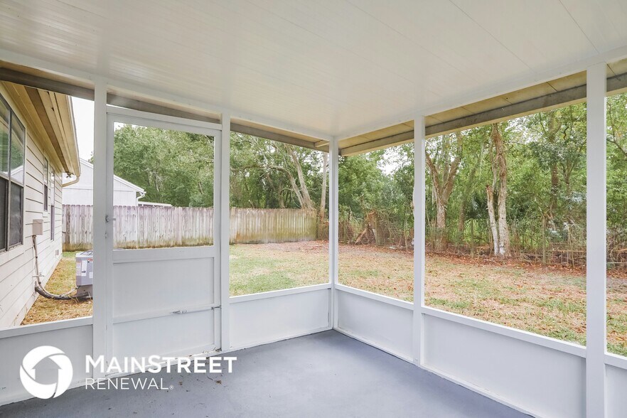 Building Photo - 3854 English Colony Dr S