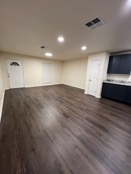 Building Photo - 3925 Roneagle Wy