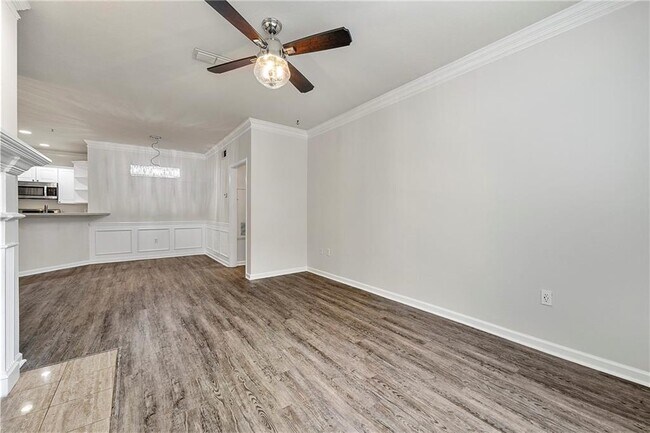 Building Photo - 2400 Cumberland Pkwy SE