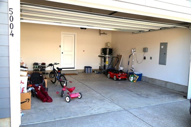 Building Photo - Short Term Leases! Furnished, Low Maintenance, Sweeping Views