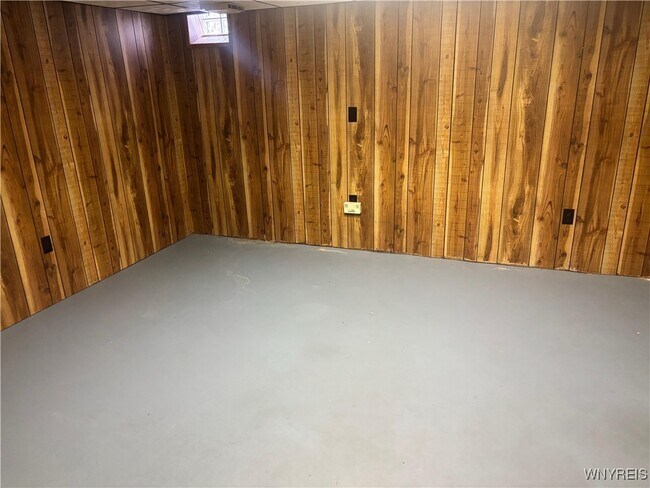 Building Photo - 194 Boncroft Dr