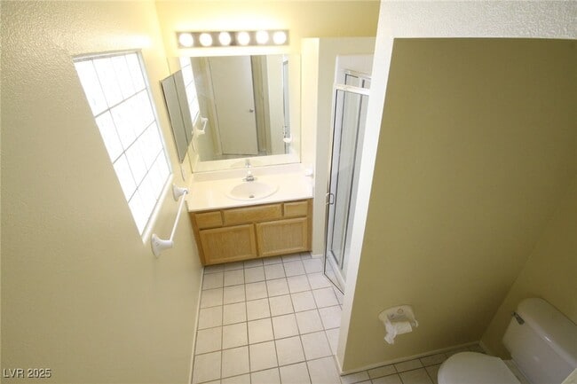 Building Photo - 3440 Middle View Dr