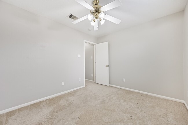 Building Photo - 4714 Montclair Hill Ln