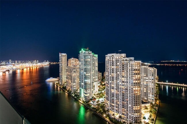 Building Photo - 300 Biscayne Blvd Way