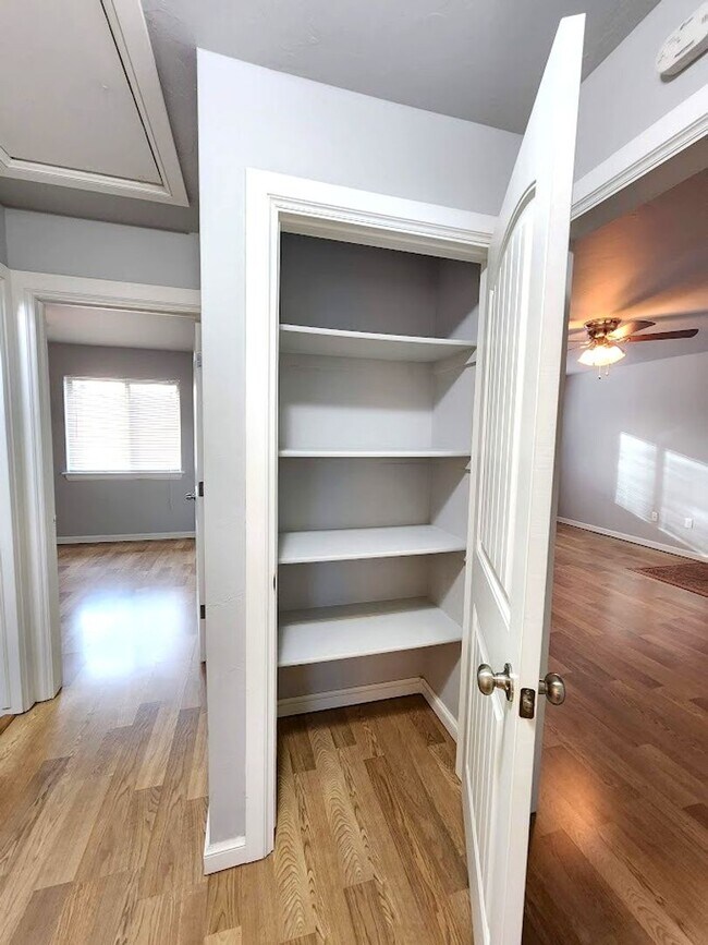 Building Photo - Campbell St Duplex