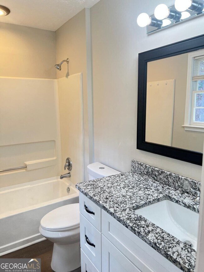 Building Photo - 510 Cornwallis Way
