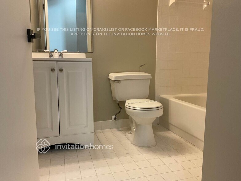 Building Photo - 1928 SW 177th Ave